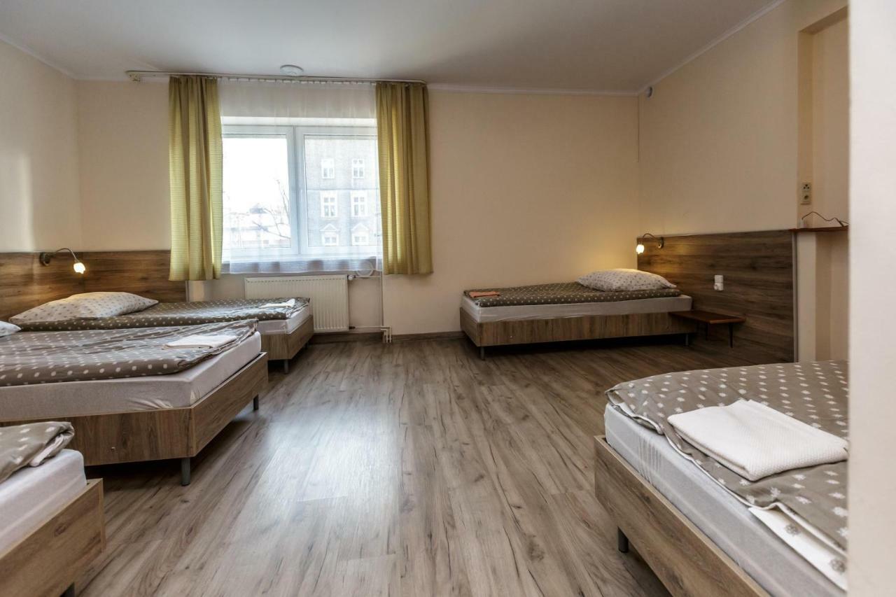 Noclegi "Poza Szlakiem" Wałbrzych Exterior foto